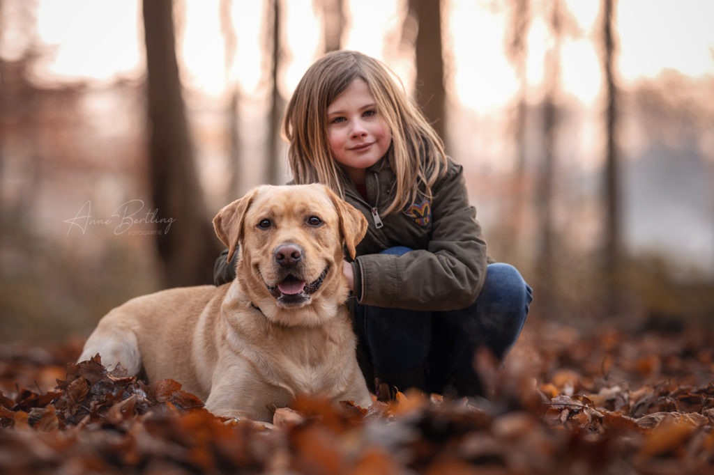 Fotografie Kind Hund Mädchen Labrador Retriever Portrait Hundefotografie NRW
